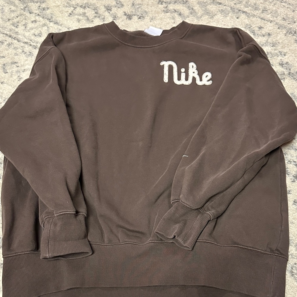 Nike women’s crewneck